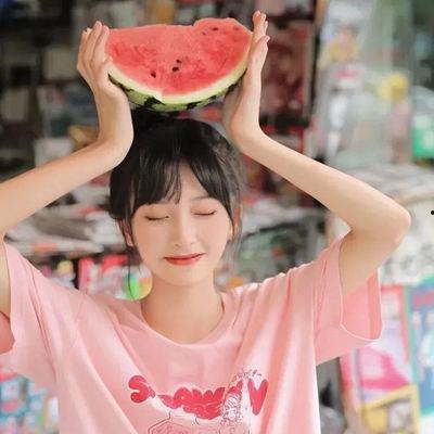 娱乐吃瓜酱的头像女